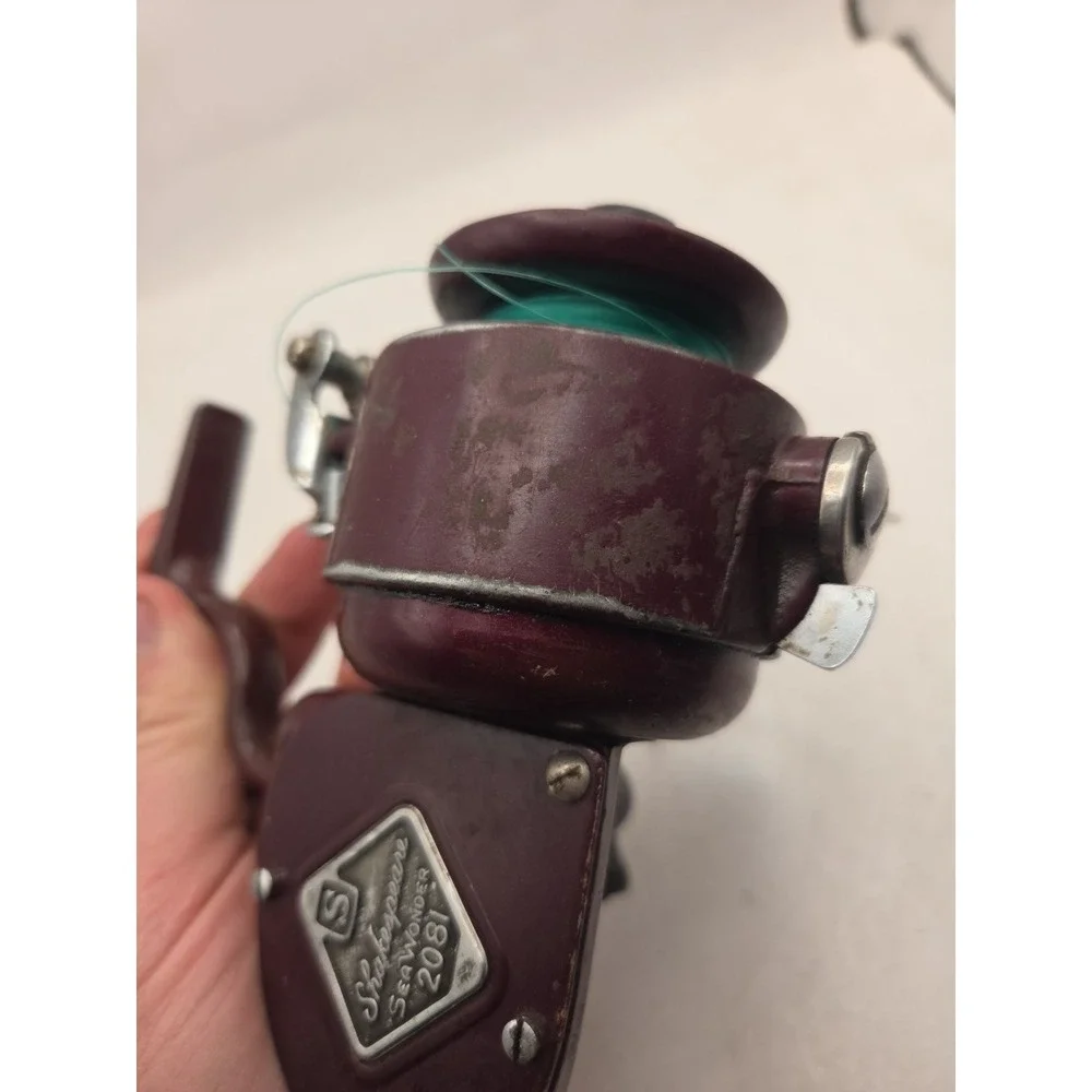 Vintage Shakespeare Sea Wonder 2081 Open Face Spinning Reel Fishing Purple Good